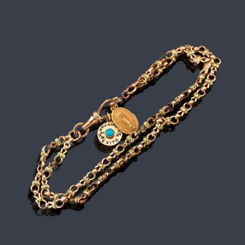 Lote 2467
Pulsera con doble hilo de eslabones en oro amarillo de 18K.
