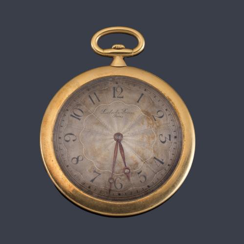 Lote 2529
LACLOCHE Freres París, reloj lepin con caja en oro amarillo de 18 K.