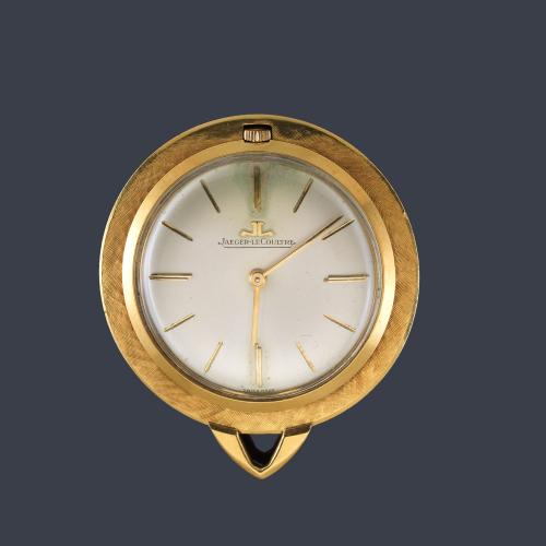 Lote 2533
JAEGER LECOULTRE reloj de colgar con caja en oro amarillo de 18 K.