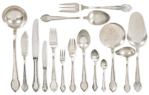 Lote 1164
Cubertería de plata española punzonada 1ª Ley h. 1960.