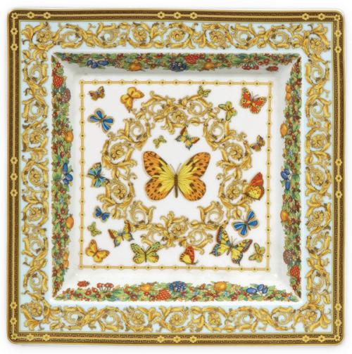 Lote 1222
Plato hondo rectangular de Versace en porcelana de Rosenthal studio -linie, modelo Le Jardin de Versace.