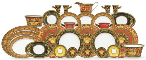 Lote 1224
Vajilla de porcelana esmaltada modelo Medusa Red Brand New de Versace realizada por Rosenthal.