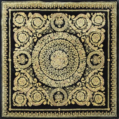 Lote 1226
Alfombra de Versace 250 x 246 cm