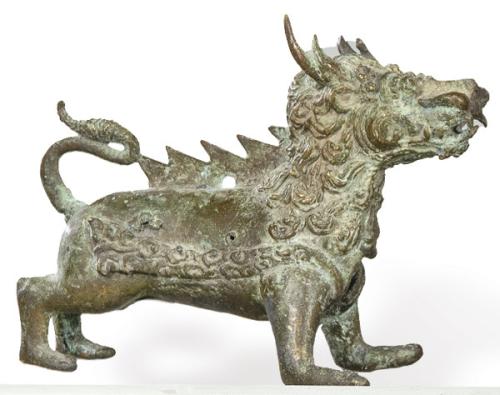 Lote 1335
"Dragón" de bronce con pátina de cobre, China Dinastía Qing S. XIX.