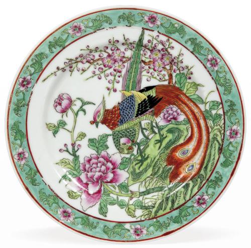 Lote 1392
Plato de porcelana china con esmaltes polícromos S. XX