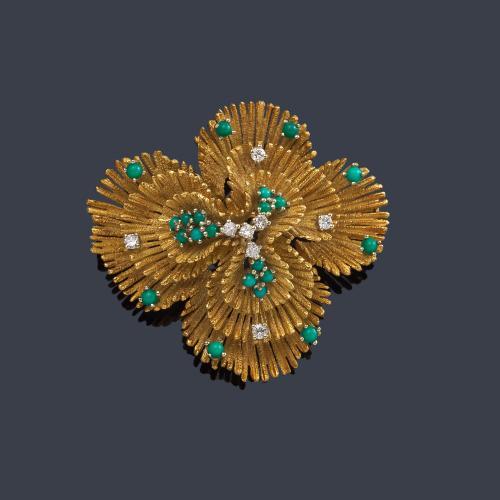Broche años '70 con diseño ondulado de hilos salpicado con diamantes talla 16/16 de aprox. 0,40 ct y cuentas de turquesas en oro amarillo de 18K.