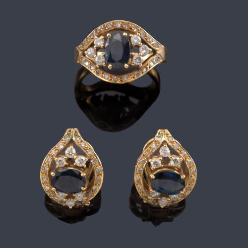  Pendientes y anillo con zafiros talla oval y semiorla de brillantes en montura de oro amarillo de 18K.
