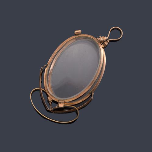  Lentes plegables en montura de oro rosa de 18K. S. XIX.