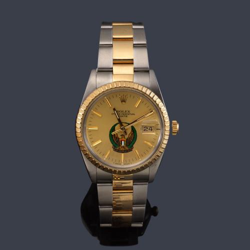  ROLEX Oyster Perpetual Date, Superlative Chronometer Officially Certified. Ref. 15053 para caballero con caja y brazalete Oyster en acero y oro de 18 K. Con estuche.