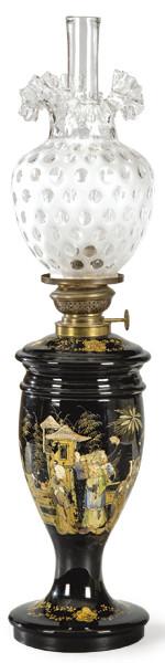 Quinqué de cristal negro con decoración chinesca en dorado h. 1900