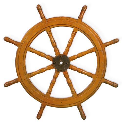 Timòn de madera tallada y hierro para barco.