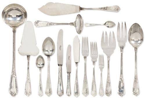  Cubertería de plata española punzonada Ley 925 de La Cruz de Malta, modelo Luís XV.