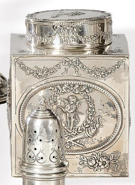  Bote de te de plata alemana punzonada Ley 800 de JZX pp. S. XX.