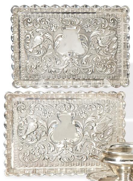  Pareja de bandejas rectangulares de plata española punzonada 1ª Ley de Durán.