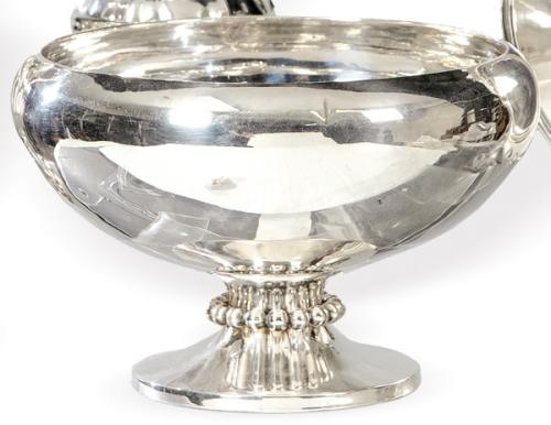  Frutero circular de plata española punzonada 1ª Ley de Montejo.