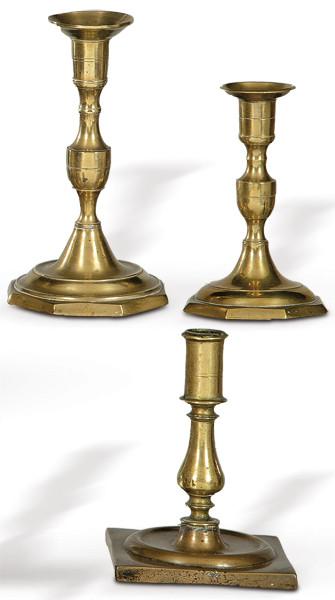 Tres candeleros de bronce dorado, España S. XVII.