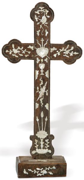  Cruz filipina de madera con incrustaciones de nácar S. XIX