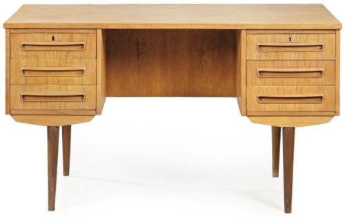   J. Svenstrup para A.P. Møbler