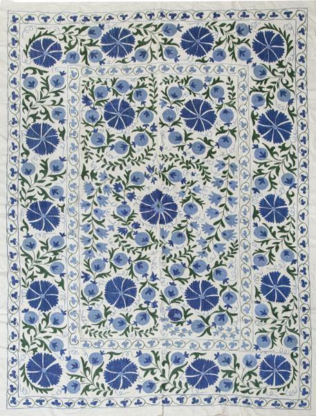  Souzani de algodón, Uzbequistán con bordados azules.