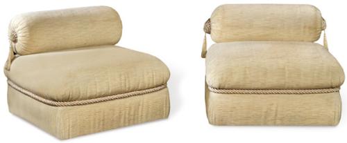 Pareja de butacas tapizadas con tela de chenilla beige. S. XX