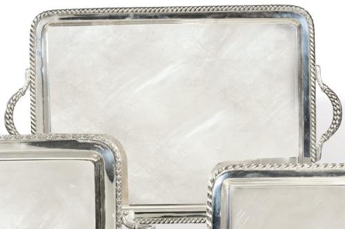  Bandeja rectangular de dos asas de plata española punzonada Ley 925 de Montejo con marca comercial de Pérez Fernández.