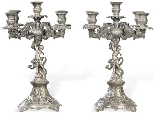  Pareja de candelabros de plata española sin punzonar.