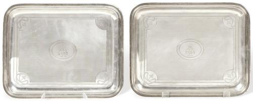  Pareja de bandejas rectangulares de borde redondeado de plata francesa punzonada Ley 950 de Christofle S. XIX.