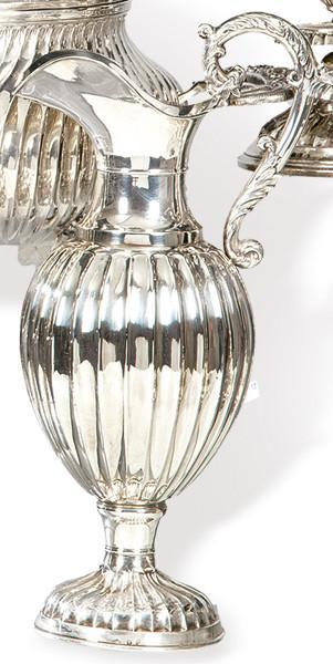  Jarra de plata española punzonada 1ª Ley de Montejo con marcas comerciales de Agruña.