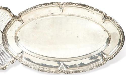  Bandeja oval de servir de plata española punzonada 1ª Ley con marca comercial de Agruña.