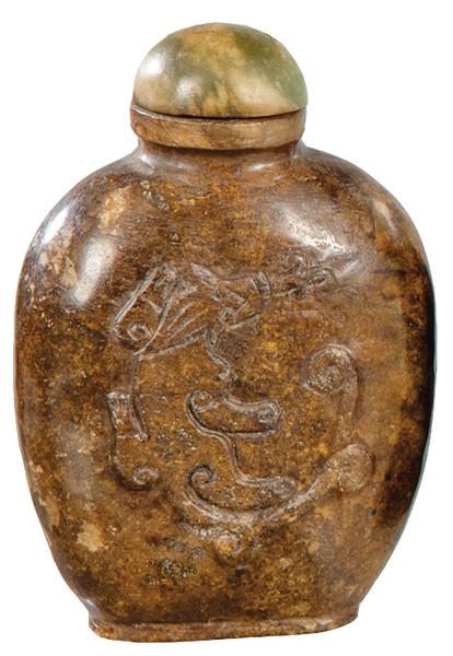 Gran tabaquera de jade chino