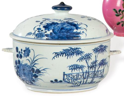 Sopera esférica de porcelana de Compañía de Indias azul y blanco, Dinastía Qing, época de Qianlong (1736-95)