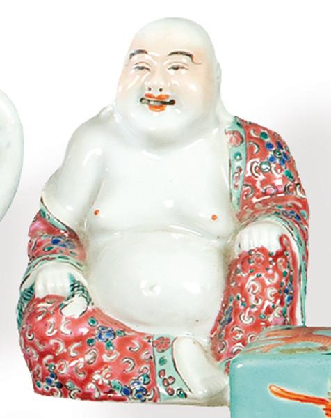 Pequeño Ho Shang Sentado en porcelana esmaltada, China S. XX.