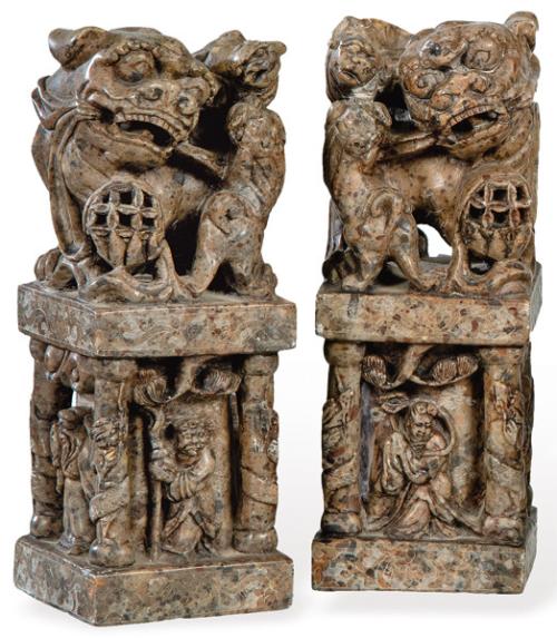 Pareja de sellos chinos en esteatita (piedra jabón) representando una pareja de leones de Foo.