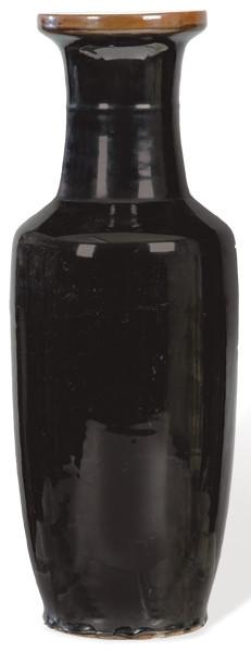 Jarrón de porcelana china con vidriado negro, Dinasía Qing ff. S. XIX pp. S. XX