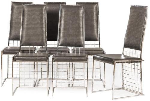  Conjunto de seis sillas estilo Milo Baughman con estructura de metal cromado y tapicería negra.