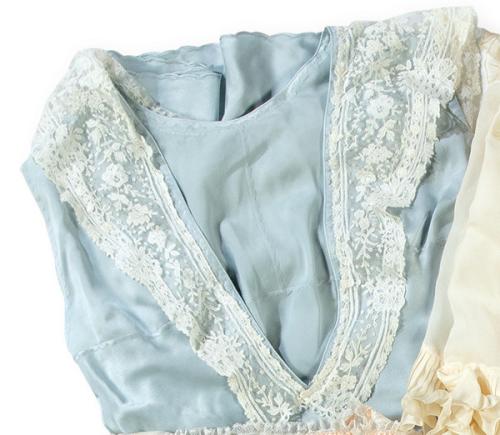 Camisón azul en raso