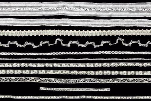  Lote de tiras bordadas de encaje de Cáceres en hilo de diferentes medidas.