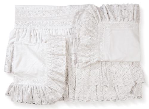  Dos colchas blancas de algodon con tiras de batista suiza para cama de 100cm con dos cuadrantes a juego