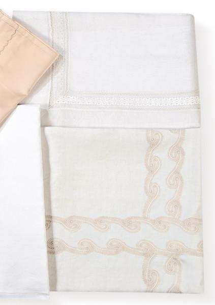  Dos colchas de lino bordadas con hilo beige para camas de 105 cms