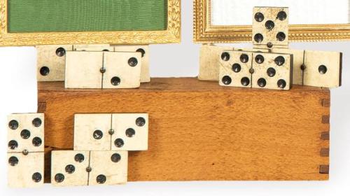  Dominó francés de hueso ff. S. XIX pp. S. XX.