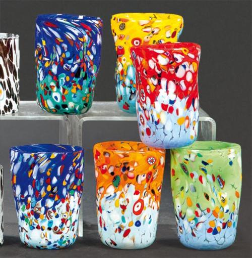  Juego de seis vasos de cristal de Murano de diversos colores con decoración "molti fiori".