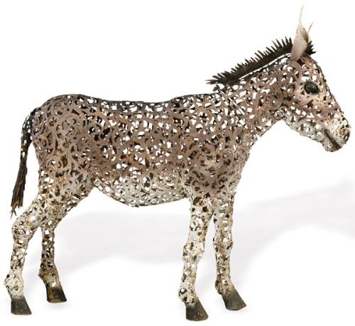  Burro de hierro calado y policromado para jardín.