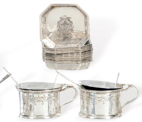  Dos mostaceros y 10 pequeños platillos poligonales de plata portuguesa punzonada 1ª Ley Oporto (1939-1984)