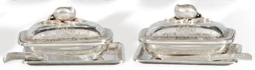  Pareja de mantequilleras individuales con bandeja y cuchillo de untar en plata portuguesa punzonada 1ª Ley, Oporto (1939-1984)