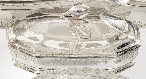 Legumbrera poligonal de plata portuguesa punzonada 1ª Ley, Oporto (1939-84)