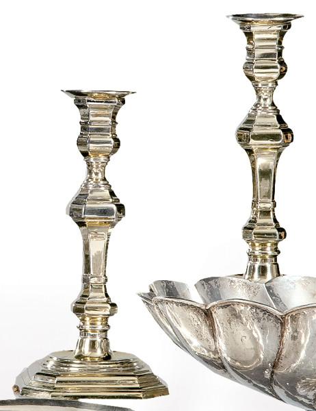 Pareja de candeleros de plata española punzonada 1ª Ley de Durán.