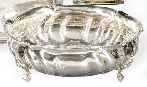  Centro de mesa circular de plata española punzonada Ley 925 de Montejo con marca comercial de Pérez Fernández.