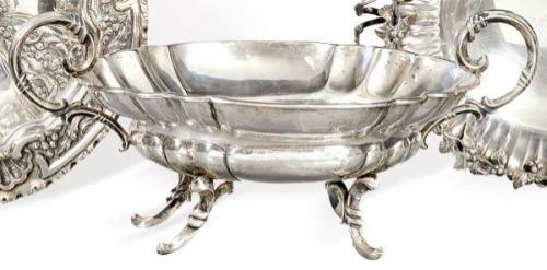  Centro de mesa con dos asas de plata española punzonada 1ª Ley,