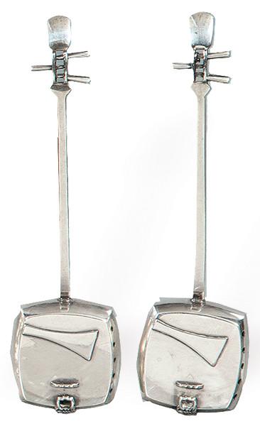  Pareja de saleros de plata punzonada Ley Sterling en forma de Shamisen.