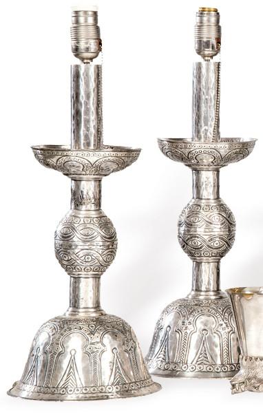  Pareja de lámparas de mesa de metal plateado h. 1970.